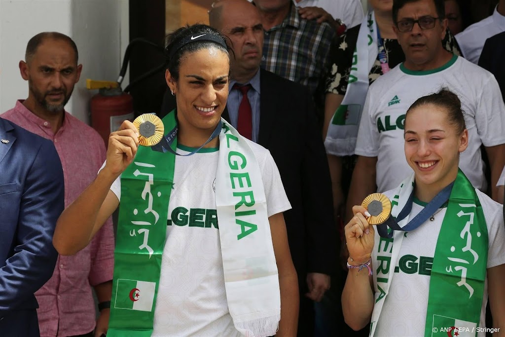 Heldenontvangst in Algerije voor olympisch bokskampioene Khelif