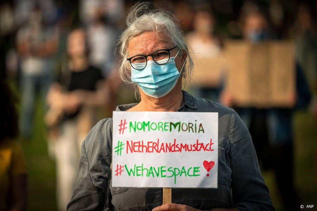 Demonstratie voor vluchtelingen Lesbos op Museumplein