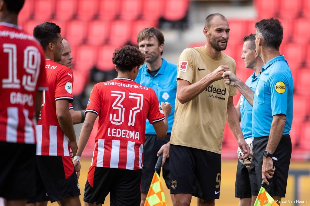 Dost leidt Frankfurt naar tweede ronde in Duitse beker