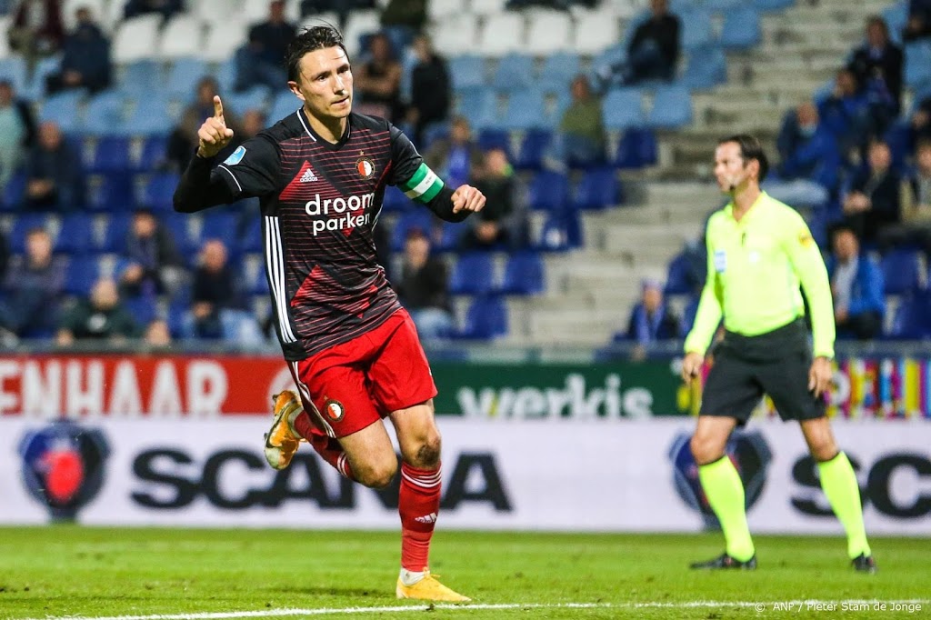 Berghuis schiet Feyenoord langs PEC Zwolle
