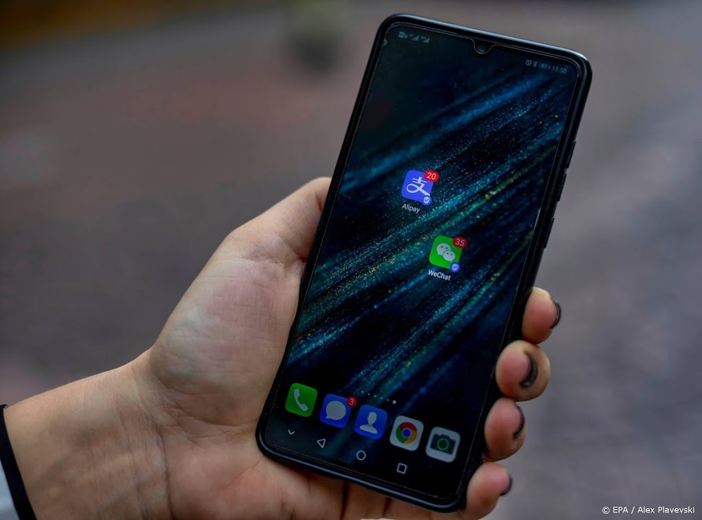 MIVD-baas waarschuwt voor spionage via smartphone