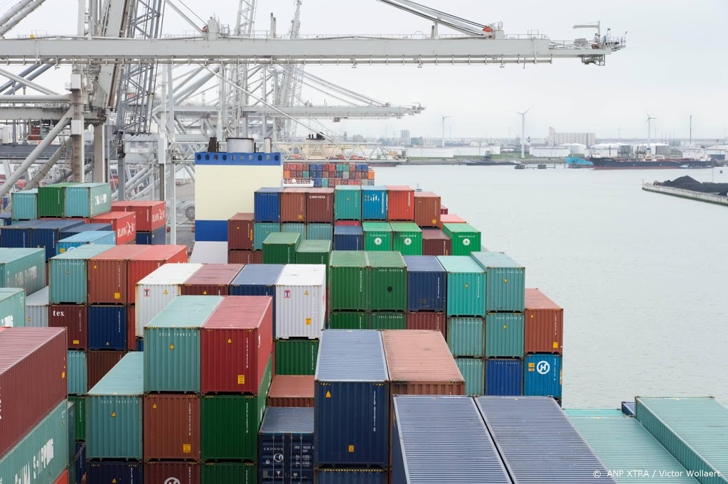Export krimpt met ruim 2 procent in augustus