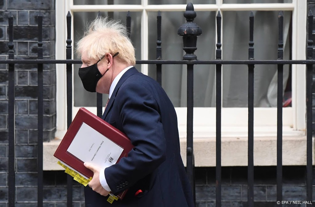 Britse minister: lockdowns voor controle virus vóór Nieuwjaar