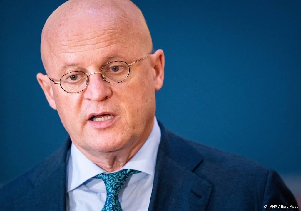 Grapperhaus: blijf met Biblebelt in overleg over corona
