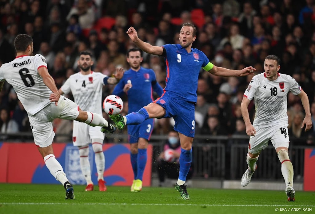 Kane schiet Engeland vrijwel zeker naar WK voetbal