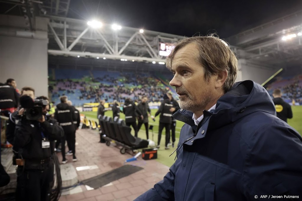 Opgestapte Vitesse-coach Cocu vond dat team verandering nodig had