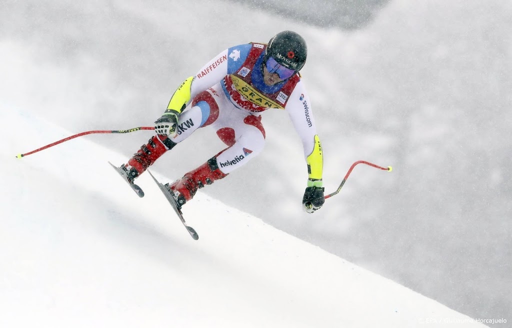 Skiër Caviezel wint super-G in Val d'Isère