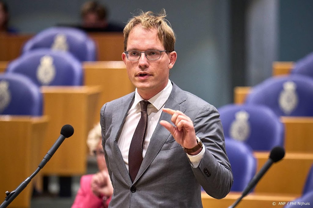 OM start onderzoek FVD'er Van Houwelingen om afbeelding nazivlag