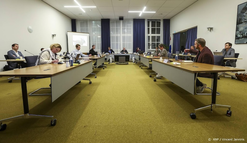 Meer Groningse gemeenten houden spoeddebat over gasplannen