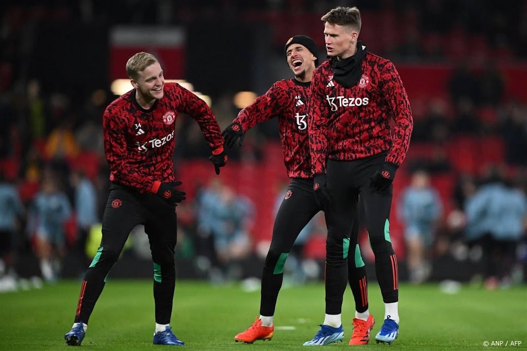 Middenvelder Van de Beek maakt debuut voor Eintracht Frankfurt