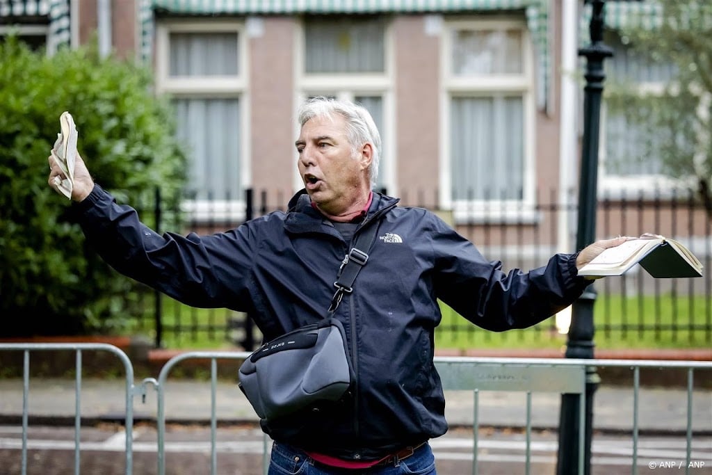 ME grijpt in bij tegendemonstratie actie Pegida-voorman