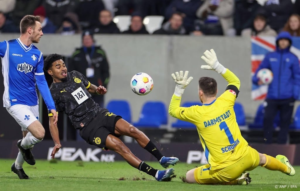 Maatsen debuteert met zege voor Borussia Dortmund