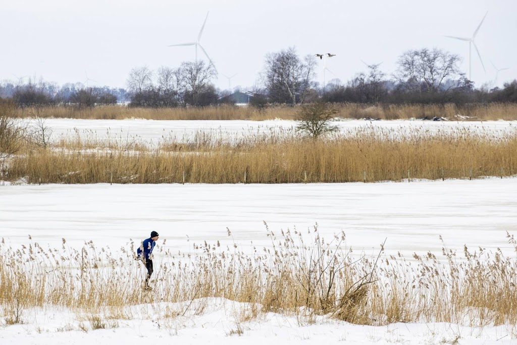 Mensen al vroeg op de schaats