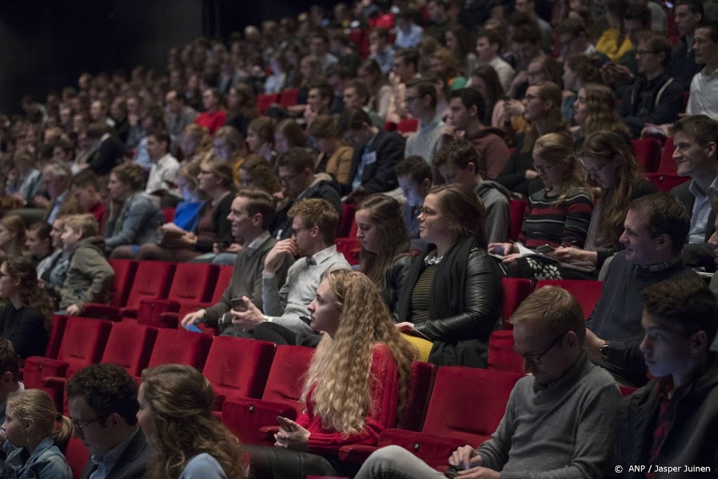 Eindelijk een volle zaal: honderden bezoekers naar proefevenement