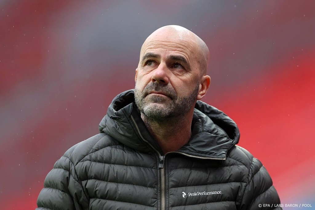 Leverkusen geeft in slotminuten voorsprong weg