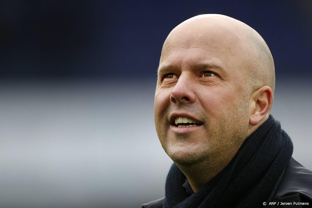 Arnesen: coach Slot doet er goed aan om te blijven bij Feyenoord