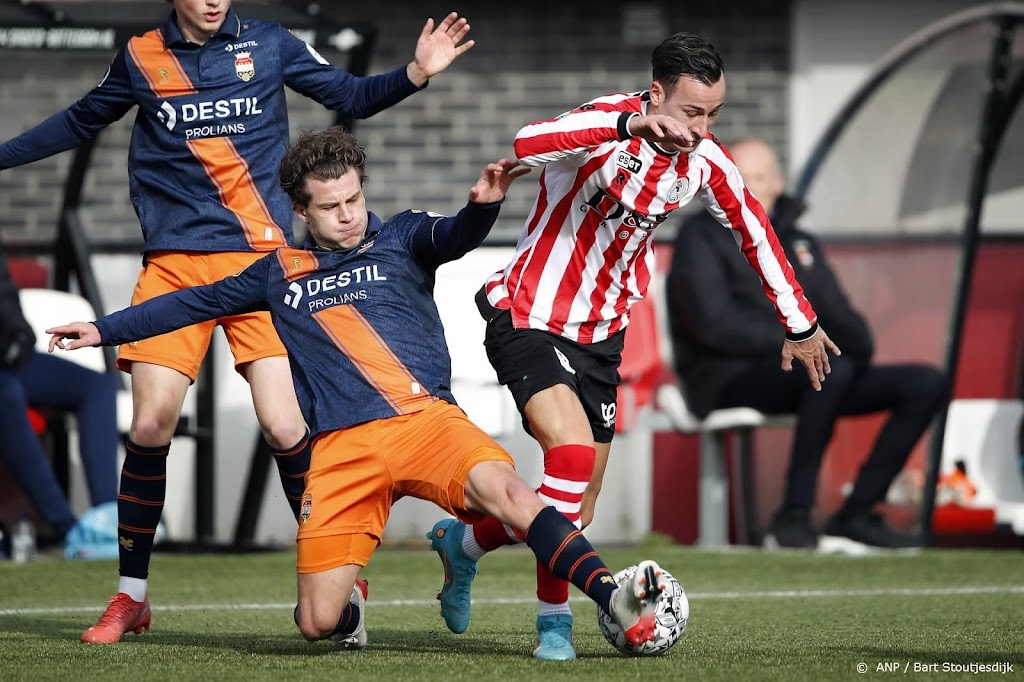 Sparta verslaat Willem II en houdt PEC Zwolle onder zich