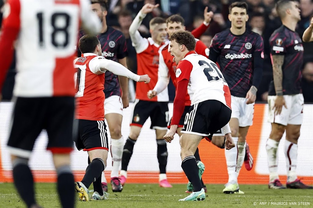 Feyenoord wint van AS Roma in De Kuip (1-0)
