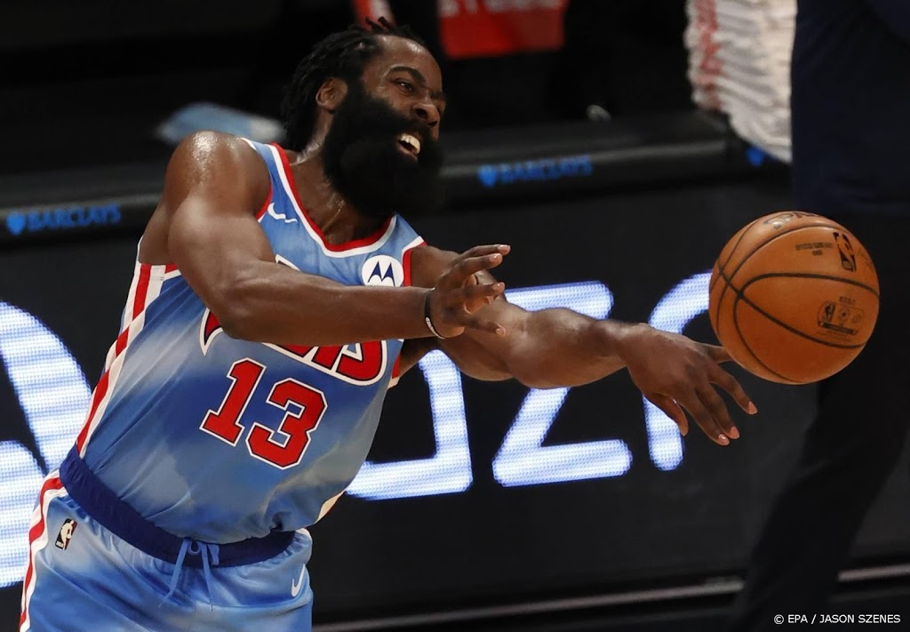 Basketbalvedette Harden viert rentree bij Nets met zege op Spurs