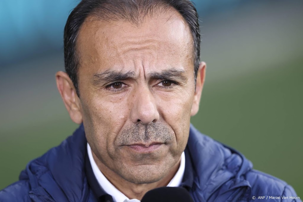 Trainer Luhukay blijft VVV-Venlo ook na degradatie trouw