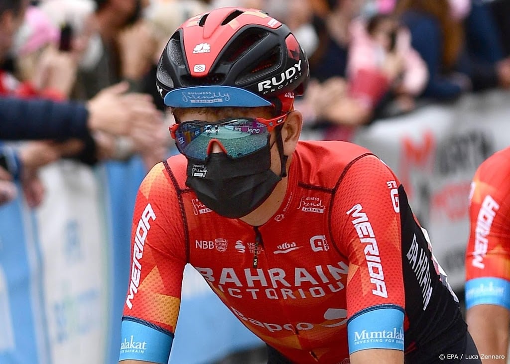 Wielrenner Mollema moet ritzege in zesde Giro-rit aan Mäder laten