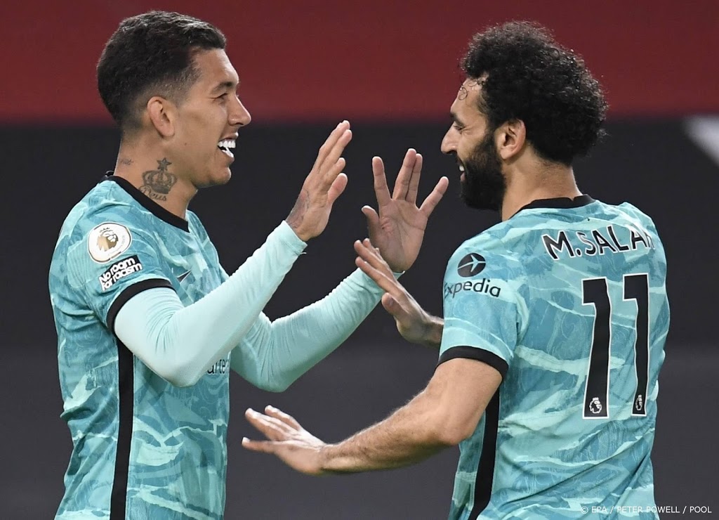 Liverpool blijft in race om vierde plaats na zege bij ManUnited