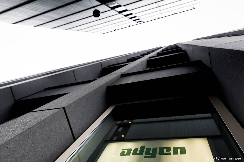 Betaalbedrijf Adyen en verzekeraar NN aan kop in groene AEX