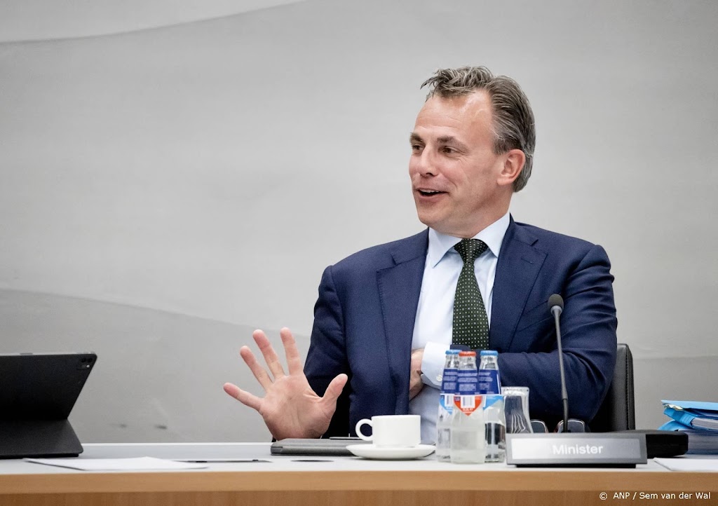 Harbers: liever geld naar klimaataanpassing dan compensatie boer