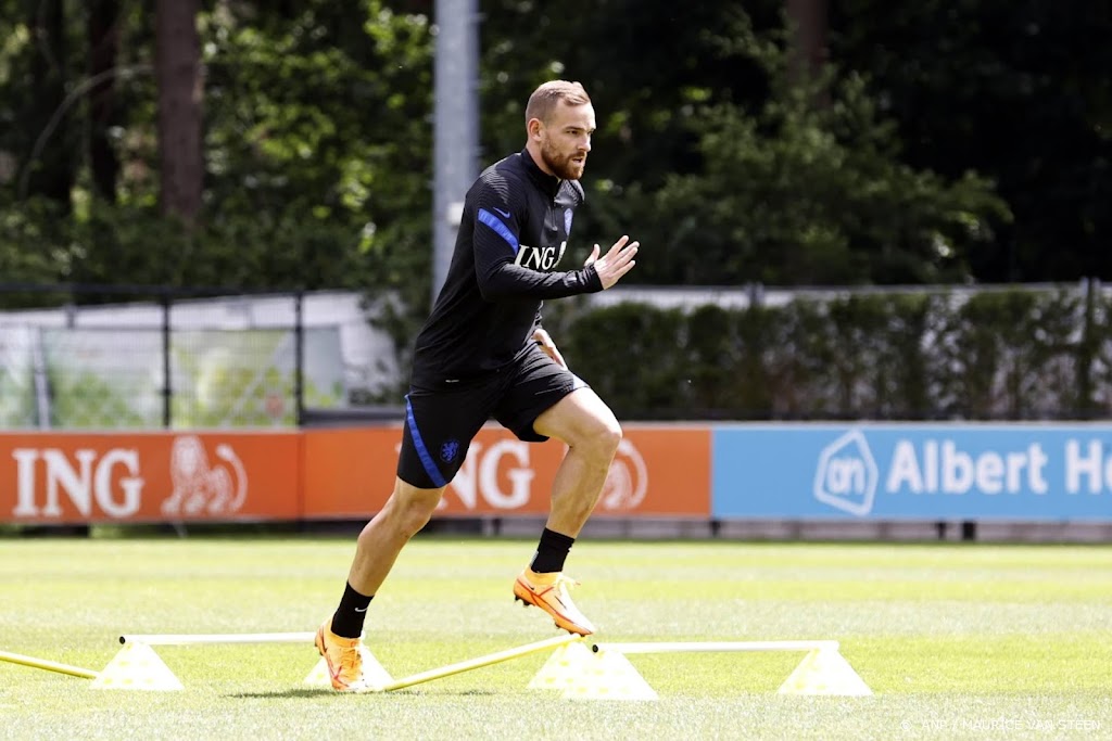 Janssen krijgt als aanspeelpunt een kans in Oranje tegen Wales