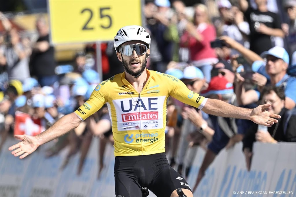 Yates verstevigt met ritzege leiding in Ronde van Zwitserland