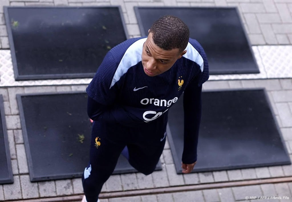 Voetballers Frankrijk trainen zonder Mbappé en Coman