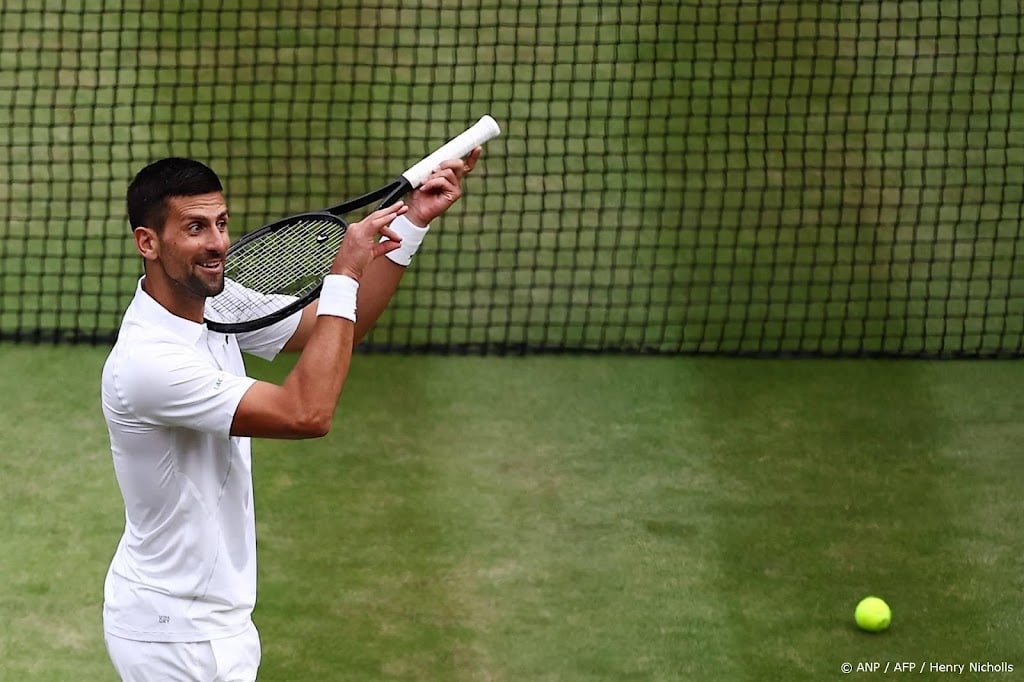 Djokovic laat moeizame start op Wimbledon achter zich
