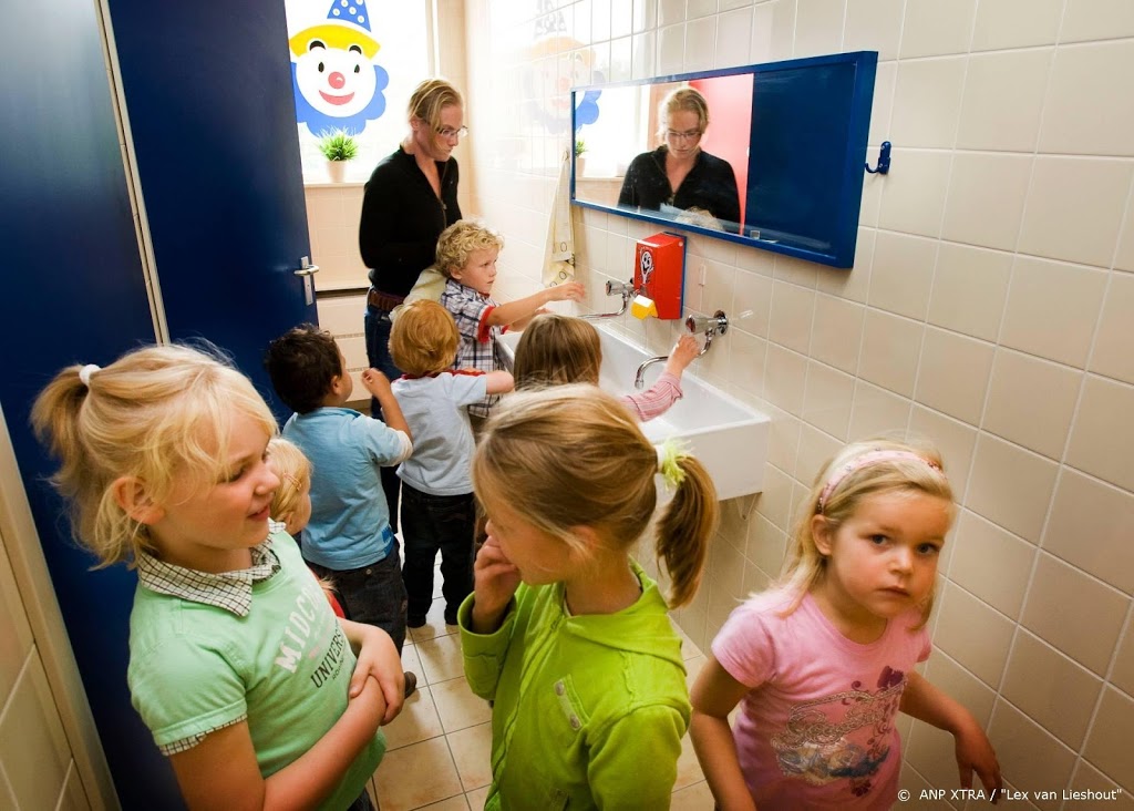 WHO en Unicef: 43 procent scholen zonder zeep en wastafels