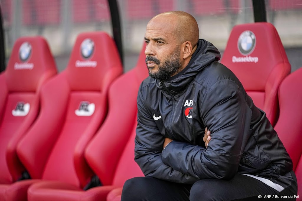 AZ-coach Jansen blij dat het eindelijk 'om het echie' gaat