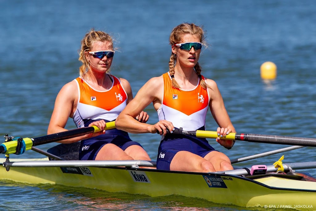 Clevering en Meester pakken brons in twee zonder op EK roeien