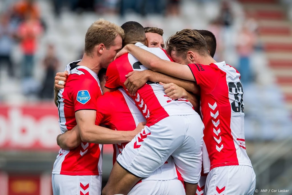 VVV verslaat Emmen in doelpuntrijk spektakel