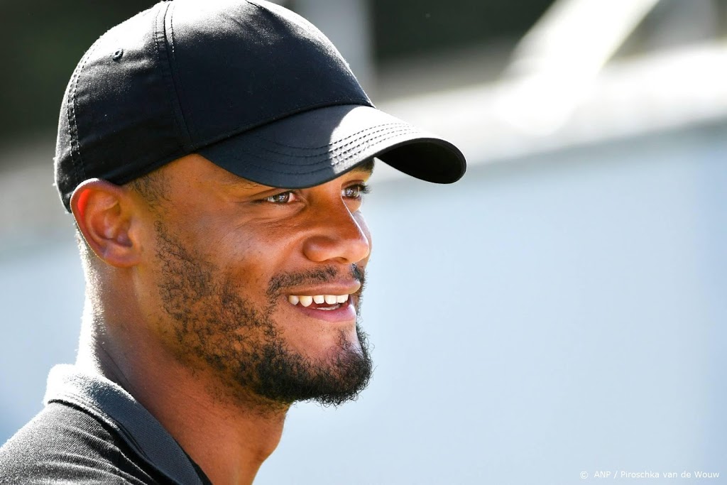 Trainer Kompany viert eerste zege met Anderlecht