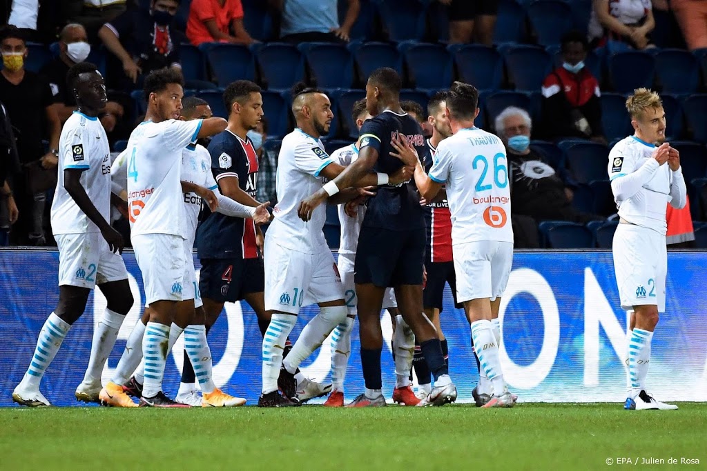 PSG herstelt zich niet in duel met vijf rode kaarten