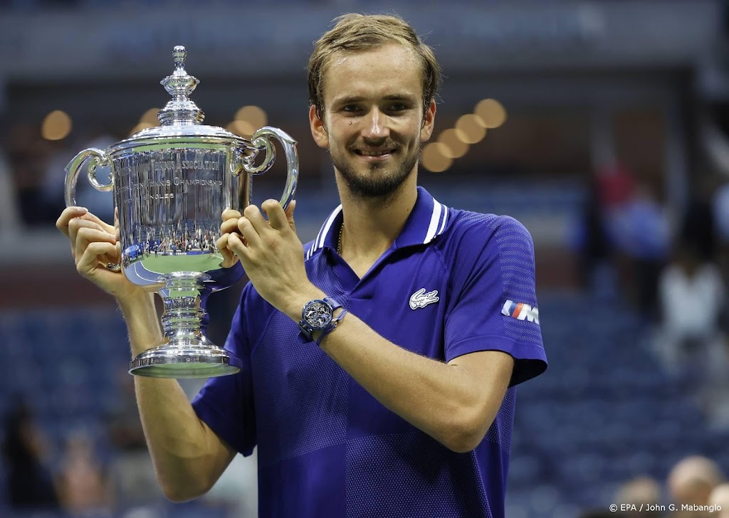 Medvedev biedt excuses aan voor verslaan 'beste tennisser ooit'