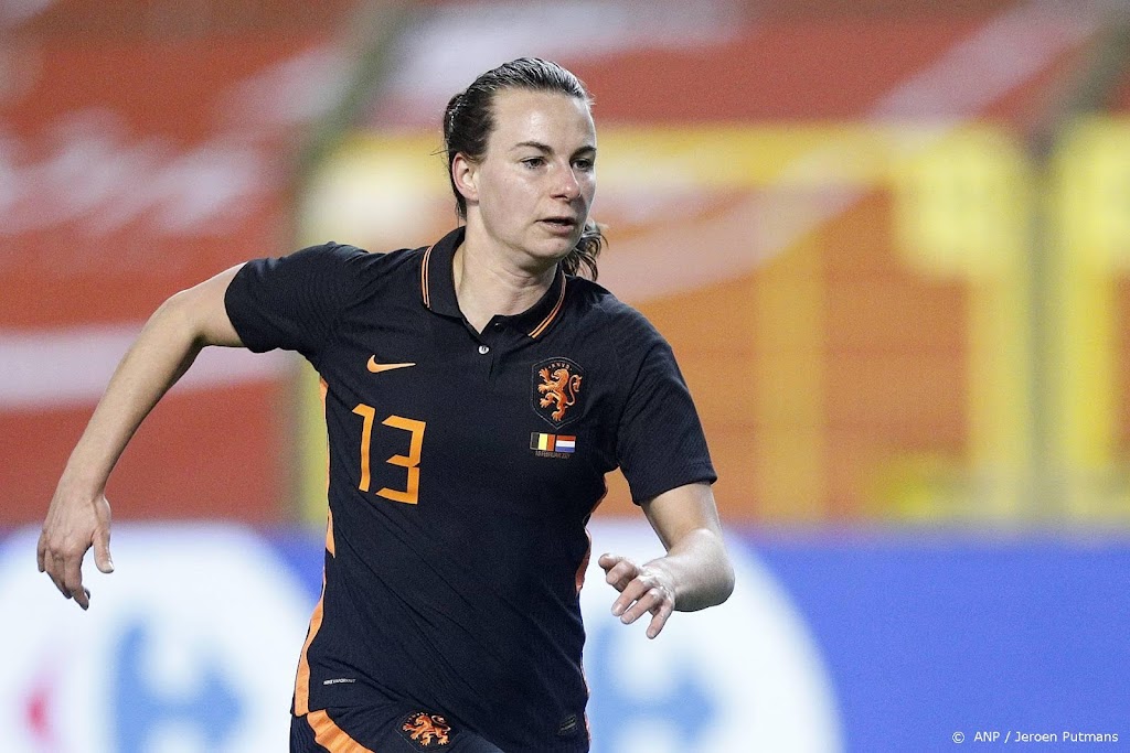 Voetbalsters starten WK-kwalificatie zonder Jansen en Kop