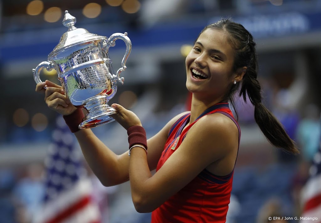 US Open-winnares Raducanu stijgt 127 plaatsen op wereldranglijst