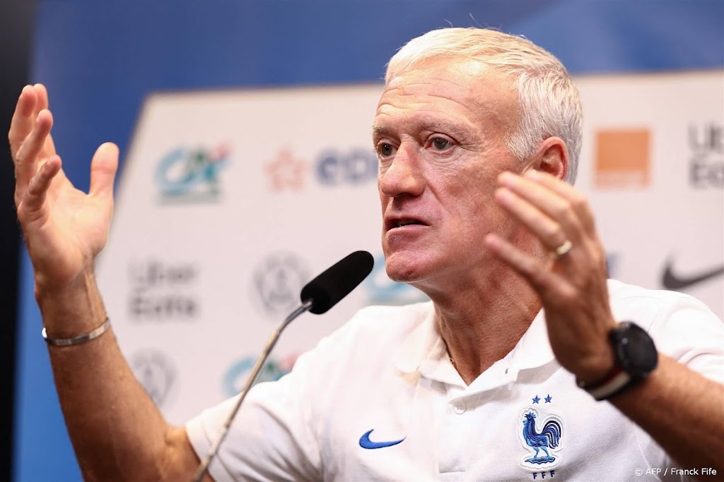 Franse bondscoach Deschamps steunt Pogba na positieve dopingtest