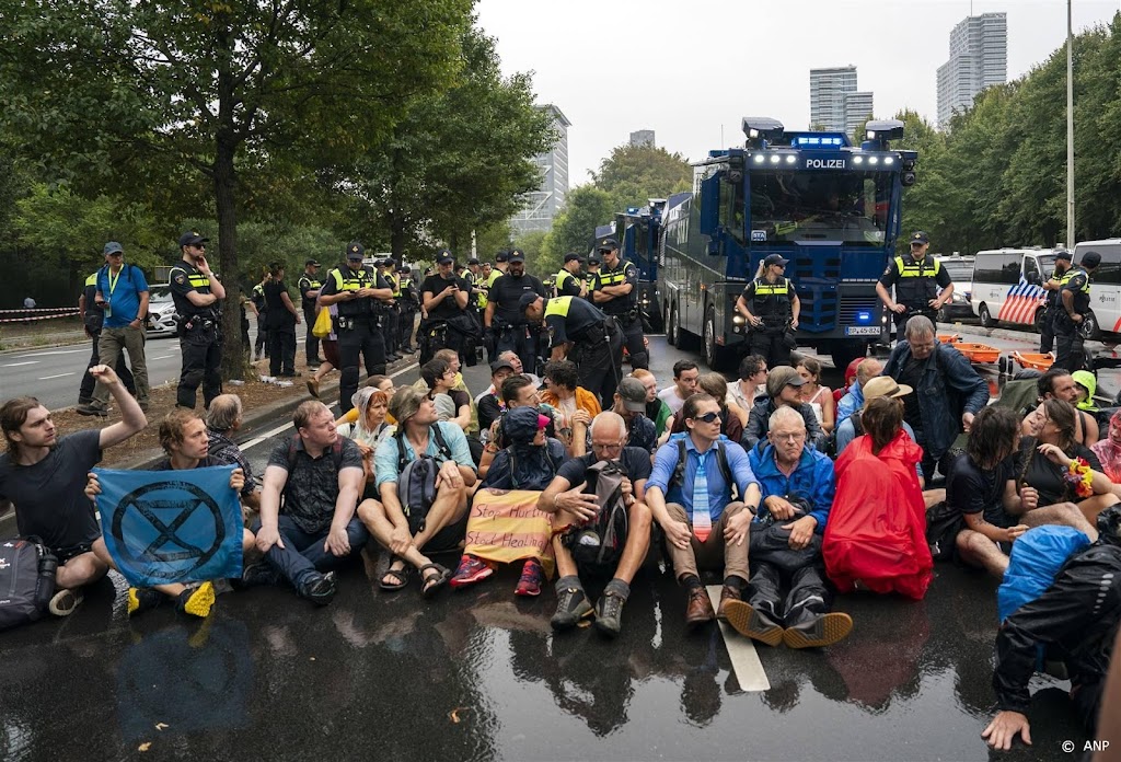 A12 weer volledig open na A12-blokkade door klimaatactivisten