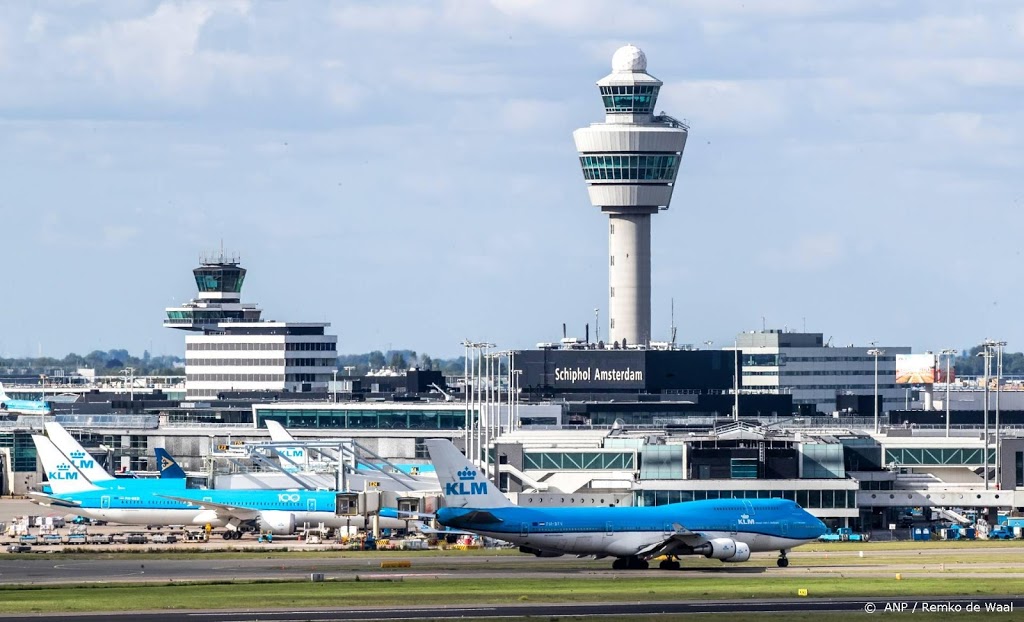 CO2-uitstoot vluchten Schiphol minder gedaald dan aantal vluchten