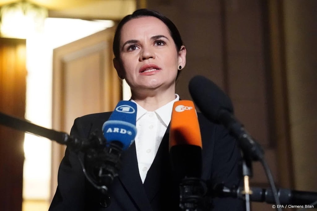 Oppositieleider Wit-Rusland eist aftreden president met ultimatum