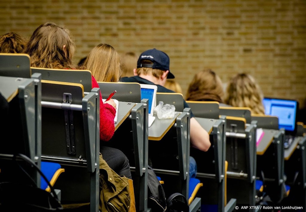 Meer studenten willen leraar worden, maatschappijvakken populair