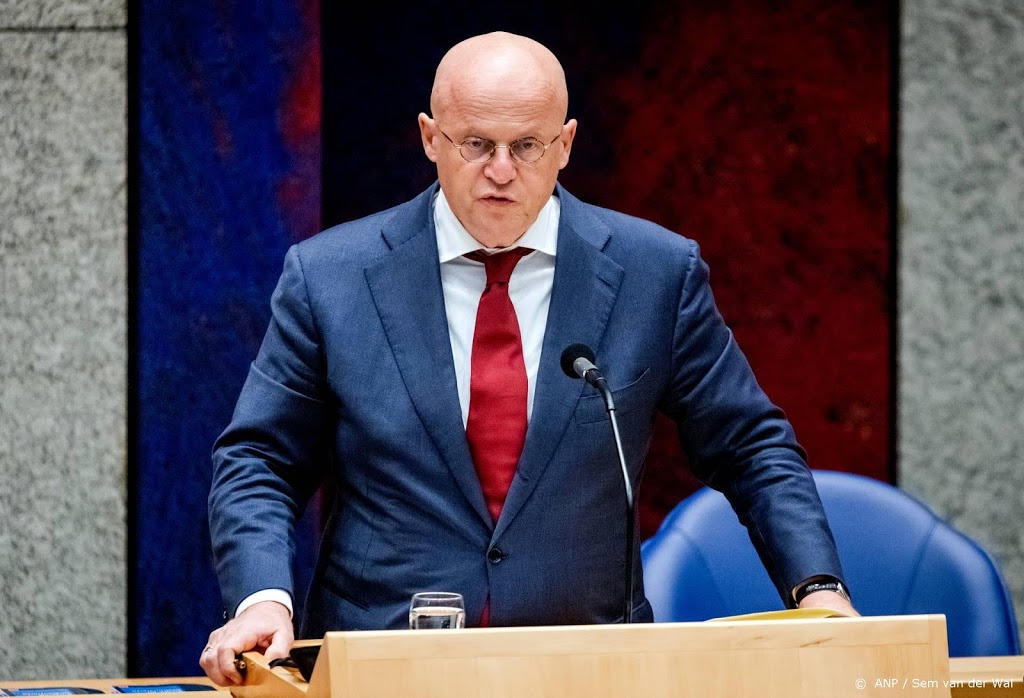 Grapperhaus: pedojagers zijn helemaal fout
