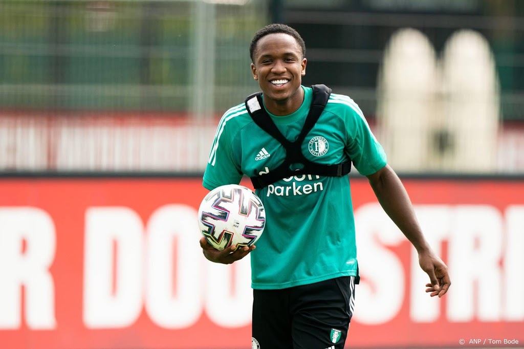 Aanvaller Sinisterra langer bij Feyenoord