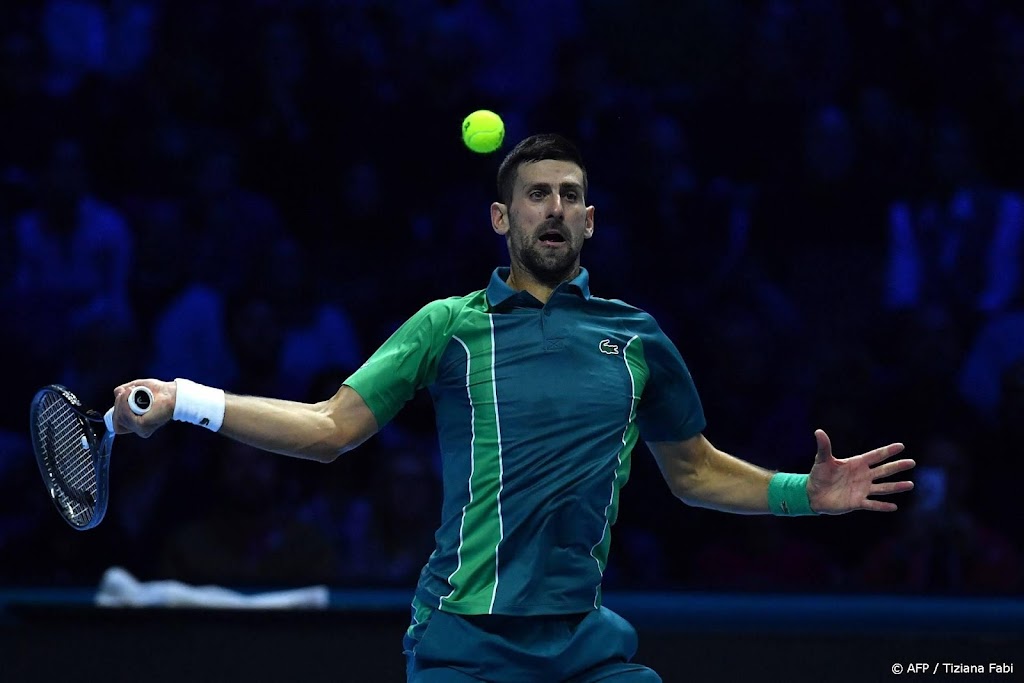Djokovic wint na partij van drie uur van Rune bij ATP Finals