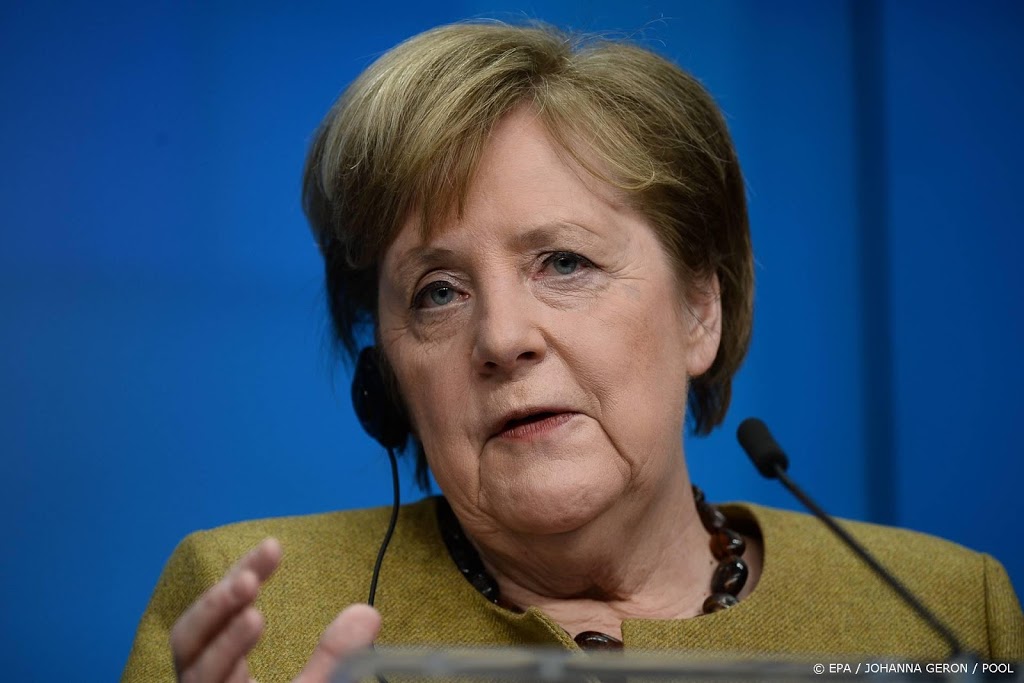 Merkel en leiders deelstaten overleggen over coronacrisis
